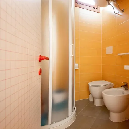 1 Bedroom In Apartment *